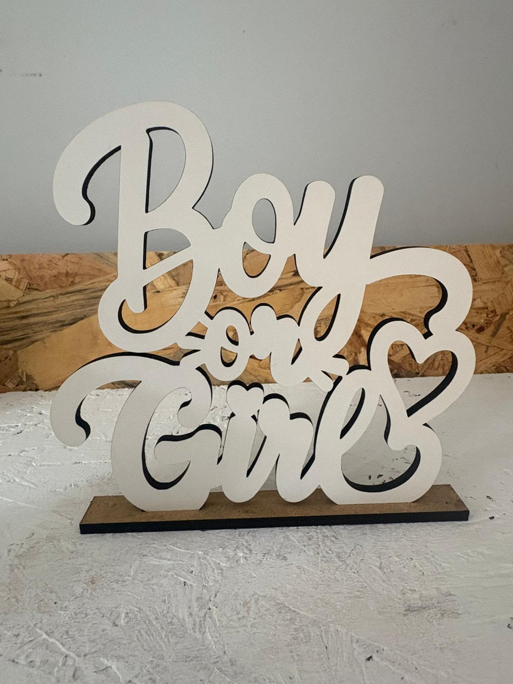 Placa decorativa personalizada em MDF com nome ou frase gravada a laser.